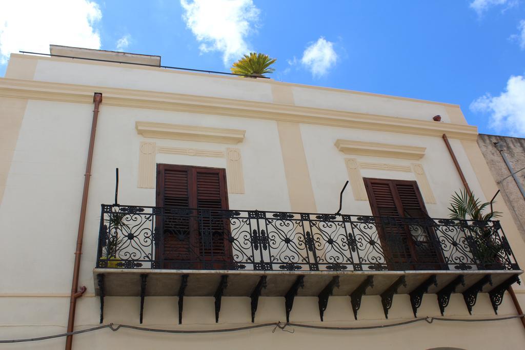 Palazzo Taormina Apartment Castellammare del Golfo Exterior photo