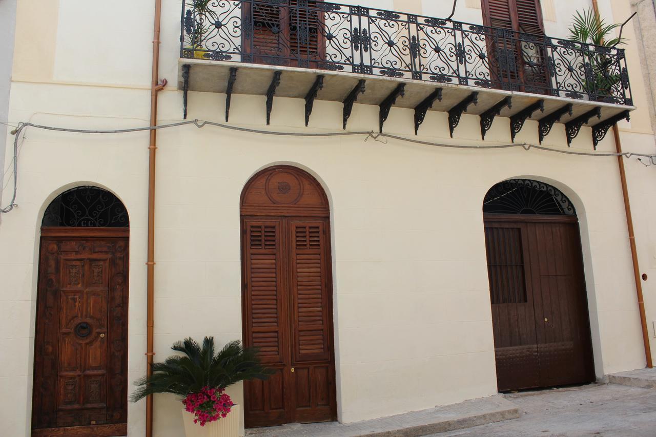 Palazzo Taormina Apartment Castellammare del Golfo Exterior photo
